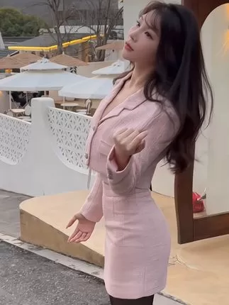 南妹儿再现经典“球王争霸”嗨丝吊带“颠球”燃爆全场，经典回顾-ACGAI艺图