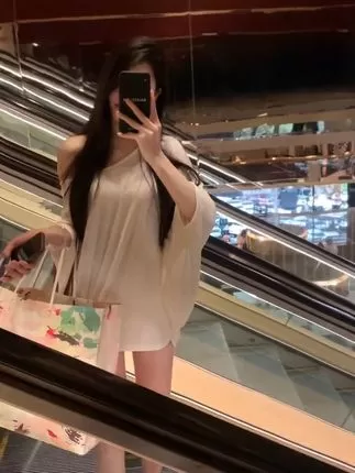 长裙勾勒身材，周于希Sally轻薄写真吸睛-ACGAI艺图