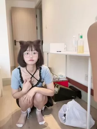 【微密圈】王胜利的小生活近期热门博主免费下载-ACGAI艺图