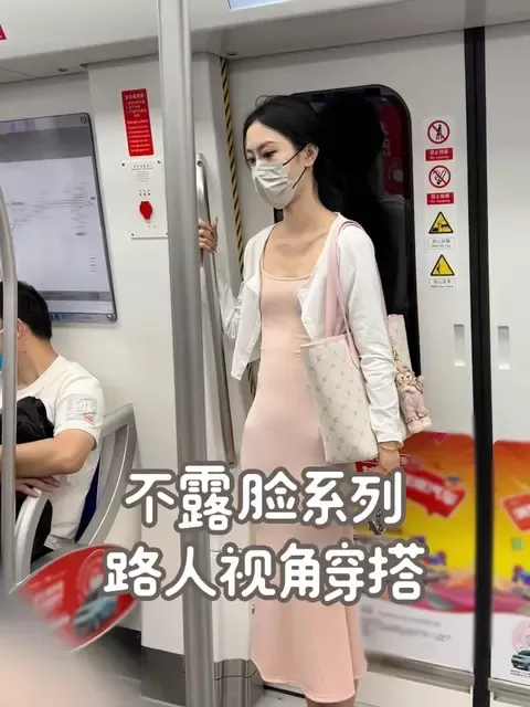 一只佐佐酱要上船带走你的小猫咪吗？萌宠与主播的有爱互动-ACGAI艺图