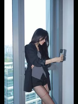 揭秘微密圈网红“Sia 不吃鱼”，真名叫什么？资源值得购买吗？-ACGAI艺图