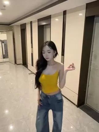 智桃lucky维密圈资源下载，抖音网红智桃的写真与视频合集-ACGAI艺图