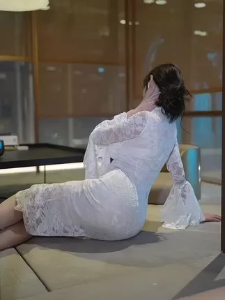 周妍希条纹浩瀚戈壁旅拍教师气质满屏穿透，教师气质与旅行拍摄的完美结合-ACGAI艺图