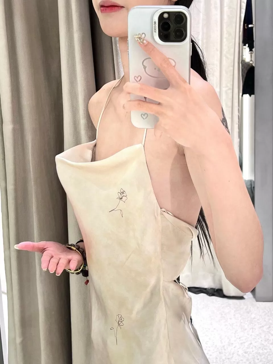 佐佐酱v简介，探索她的抖音成名之路，揭秘佐佐酱的成长故事-ACGAI艺图