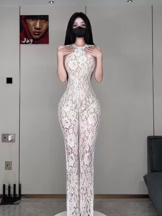 她被称为“牛排女士”！阿尔卑香小狗子的魅力何在？微密圈热议焦点-ACGAI艺图