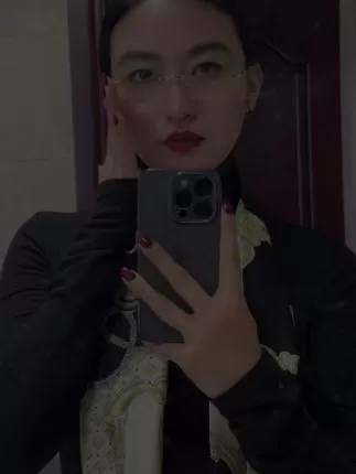 微密圈宝儿茹免费照片，V领开衫全场聚焦亮点尽显-ACGAI艺图