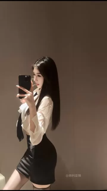 麻利亚辣微密圈女神青涩与女人味并存的魅力解析，微密圈中的全新体验-ACGAI艺图