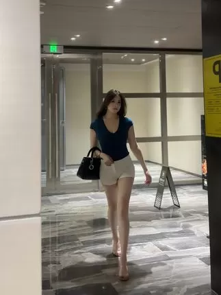 微密圈独家发布，可可西yyy小肚几与高挑靓丽身材展示-ACGAI艺图