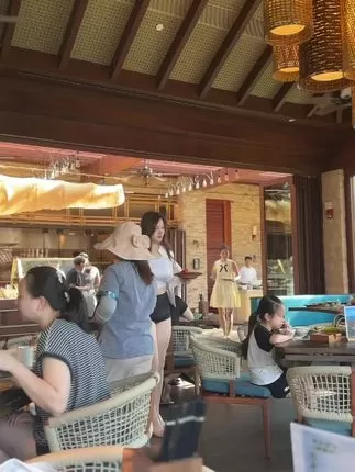 阿姨还是姐姐？可可西yyy的神秘身份引发网友热议-ACGAI艺图